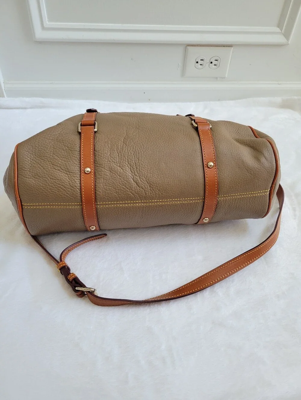Dooney & Bourke beautiful dooney